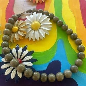 Wooden Round Bead Necklace Green Grey Color.